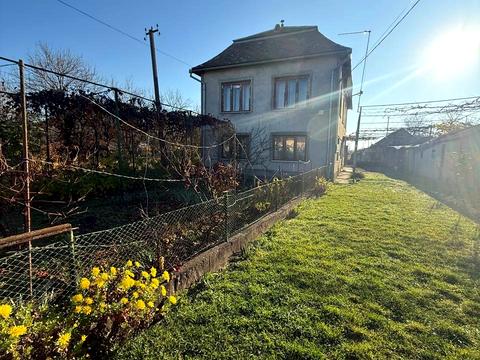 будинок за адресою Миру