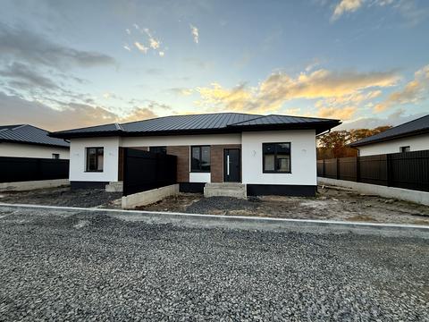 будинок за адресою Шкільна