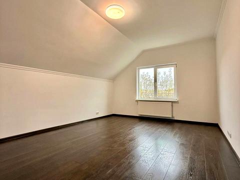 будинок за адресою Головна