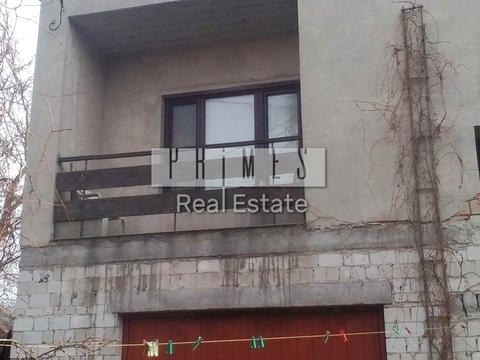 будинок за адресою Лютнева вул.