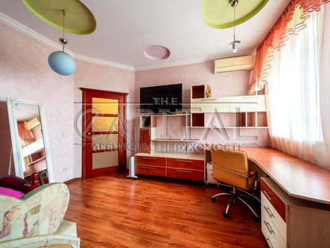 будинок за адресою Ярослава Гашека