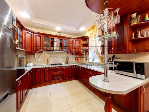 будинок за адресою Ярослава Гашека