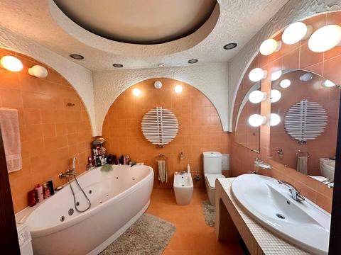 квартира за адресою Олександра Олеся вул., 24