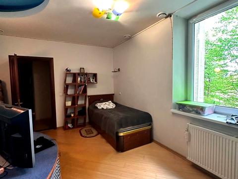 квартира за адресою Олександра Олеся вул., 24