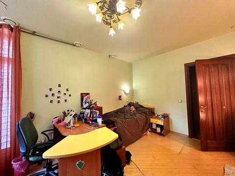 квартира за адресою Олександра Олеся вул., 24