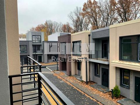 будинок за адресою Лютнева вул.