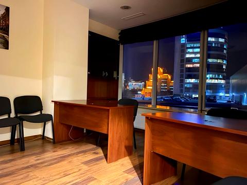 комерційна за адресою Королеви Єлизавети ІІ вул. (Глинки), 2