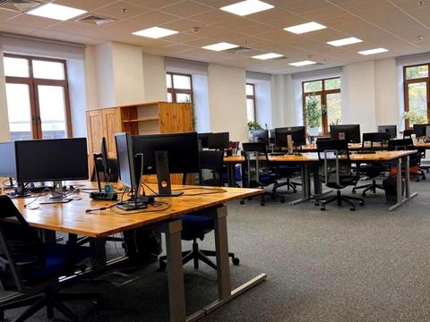 комерційна за адресою Верхній Вал вул., 10