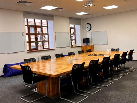 комерційна за адресою Верхній Вал вул., 10