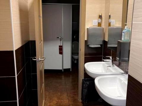 комерційна за адресою Верхній Вал вул., 10