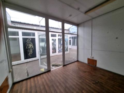 комерційна за адресою Вербова вул., 21-23