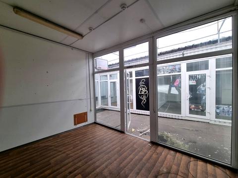 комерційна за адресою Вербова вул., 21-23