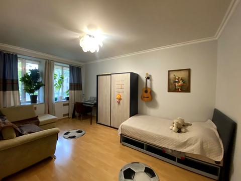 квартира за адресою Новодарницька вул., 13/18