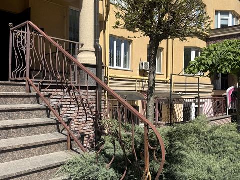 комерційна за адресою Боголюбова вул., 34