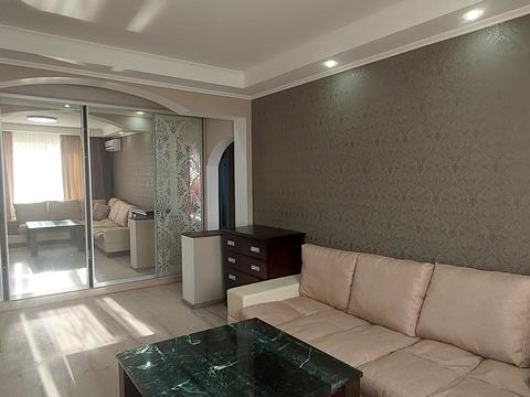 квартира за адресою Будівельників бульв., 12