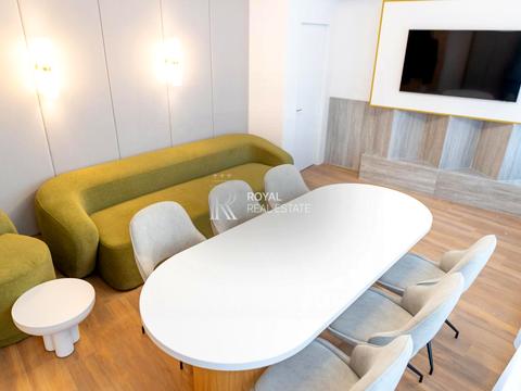 комерційна за адресою Буслівська вул., 12