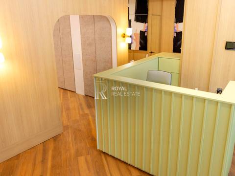 комерційна за адресою Буслівська вул., 12