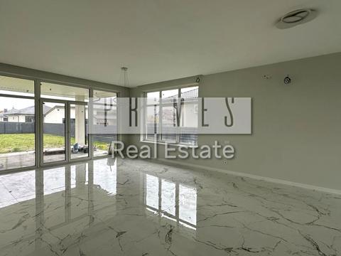 будинок за адресою с. Вишеньки, Єдності вул., 2-А