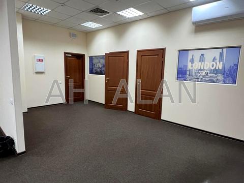 комерційна за адресою Новокостянтинівська вул., 13/10