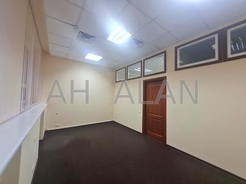 комерційна за адресою Новокостянтинівська вул., 13/10