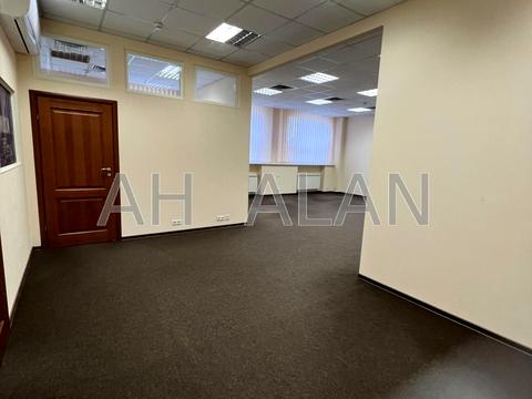 комерційна за адресою Новокостянтинівська вул., 13/10