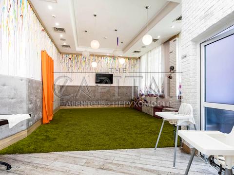 комерційна за адресою Срібнокільська вул., 12