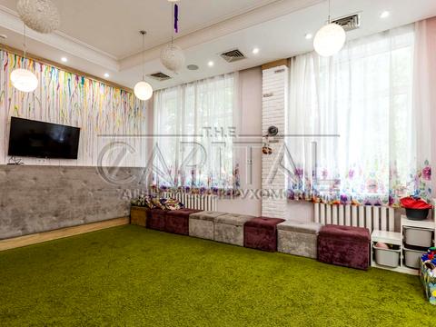 комерційна за адресою Срібнокільська вул., 12