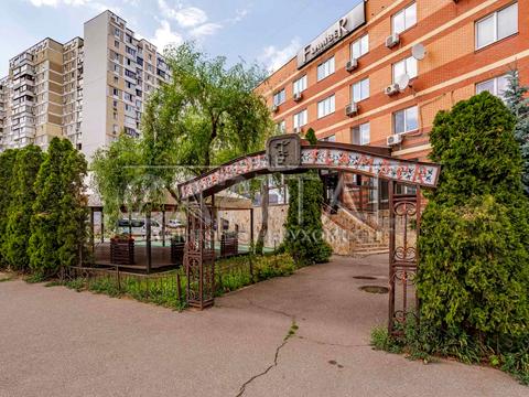 комерційна за адресою Срібнокільська вул., 12