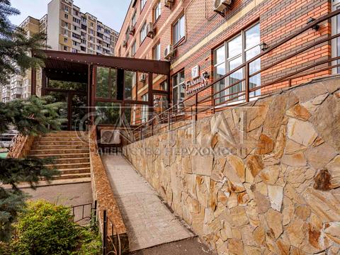 комерційна за адресою Срібнокільська вул., 12