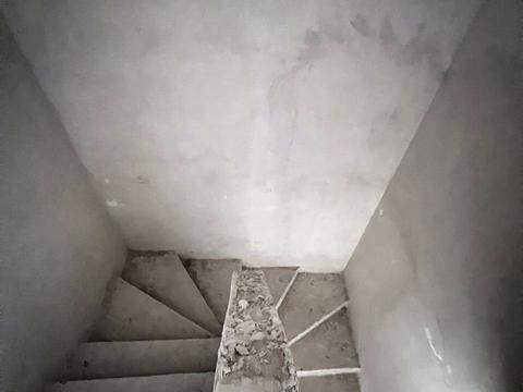 будинок за адресою Місячна вул.