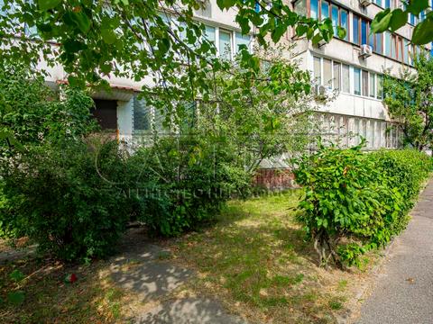 комерційна за адресою Київ, Героїв полку "Азов" вул. (Маршала Малиновського), 4