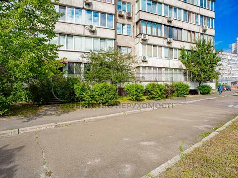 комерційна за адресою Київ, Героїв полку "Азов" вул. (Маршала Малиновського), 4