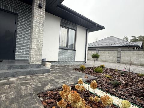 будинок за адресою Успішна, 20