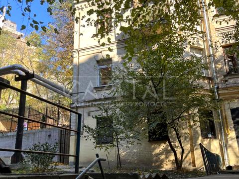 комерційна за адресою Басейна вул., 19