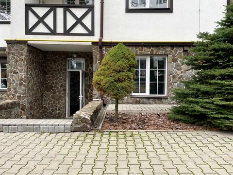 комерційна за адресою Придорожна вул., 1