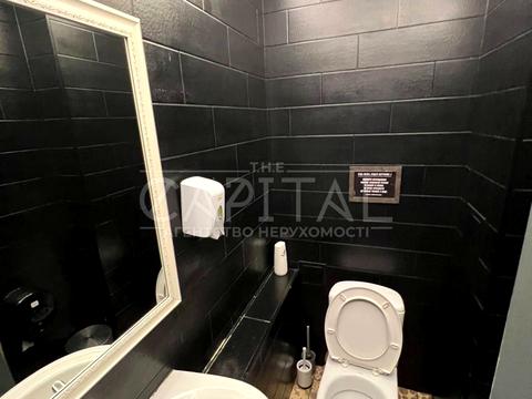 комерційна за адресою Софіївська вул., 8