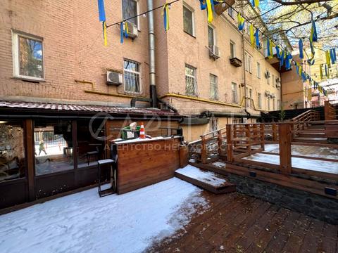 комерційна за адресою Софіївська вул., 8