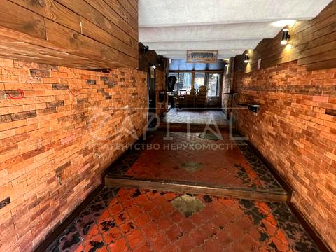 комерційна за адресою Софіївська вул., 8