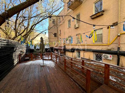 комерційна за адресою Софіївська вул., 8