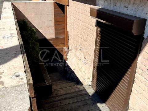 комерційна за адресою Софіївська вул., 8