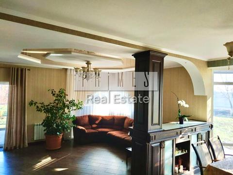 дом по адресу Київська вул.