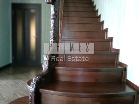 дом по адресу Київська вул.