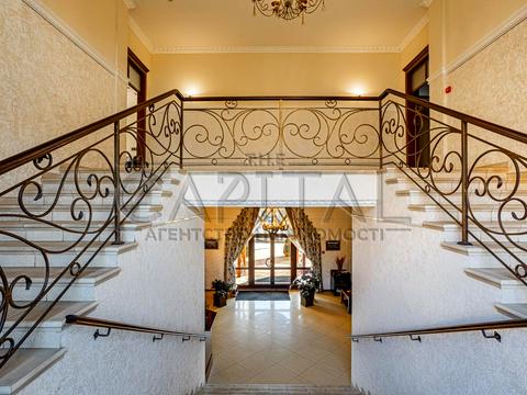 комерційна за адресою Берестейське шосе (Брест-Литовське), 8-А