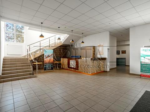 комерційна за адресою Берестейське шосе (Брест-Литовське), 8-А