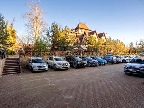 комерційна за адресою Берестейське шосе (Брест-Литовське), 8-А