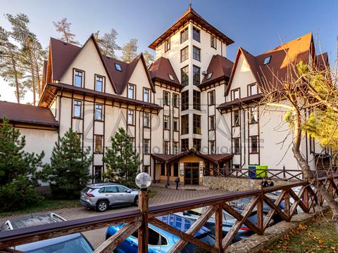 комерційна за адресою Берестейське шосе (Брест-Литовське), 8-А