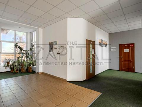 комерційна за адресою Берестейське шосе (Брест-Литовське), 8-А