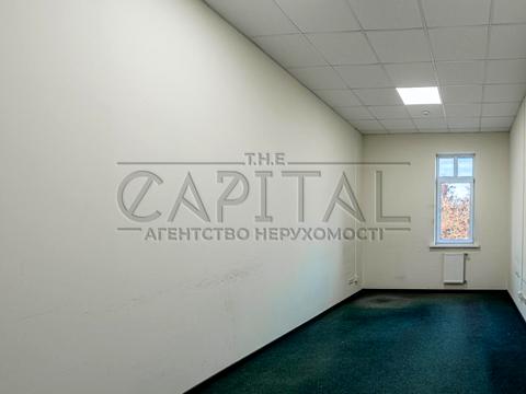 комерційна за адресою Берестейське шосе (Брест-Литовське), 8-А