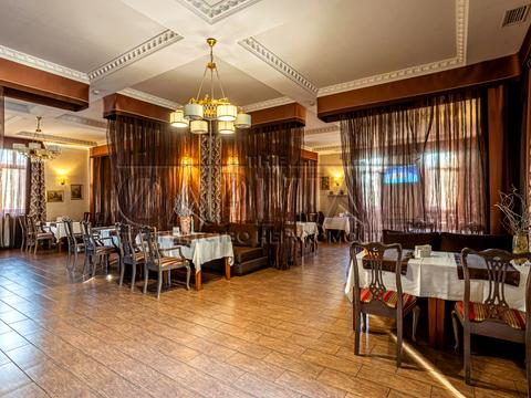 комерційна за адресою Берестейське шосе (Брест-Литовське), 8-А