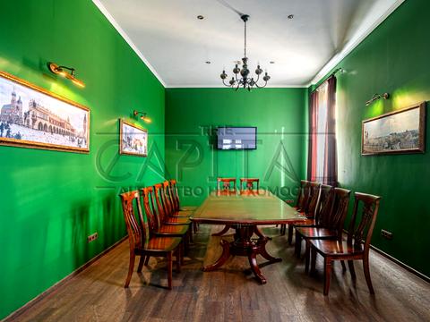 комерційна за адресою Берестейське шосе (Брест-Литовське), 8-А